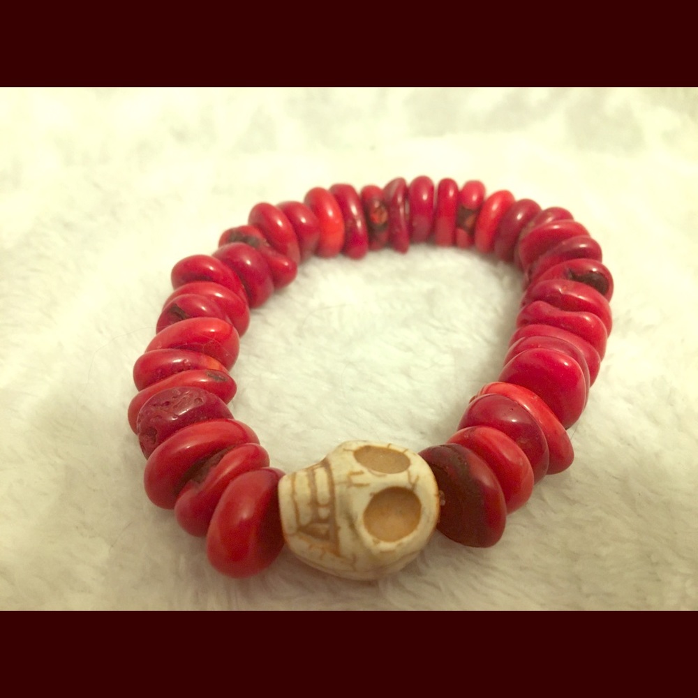 Red jasper stone scull bracelet. One size.
